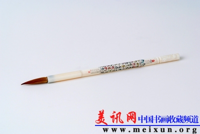 周信兴作品微雕象牙毛笔第二十九届奥林匹克运动会-运动项目三十八项 福娃 011.jpg