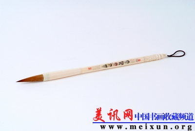 周信兴作品微雕象牙毛笔北京奥运会徽与吉祥物福娃 010.jpg