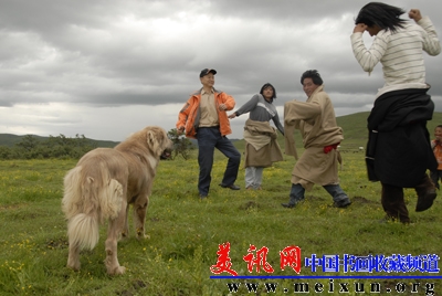 林跃与牧民共舞.JPG