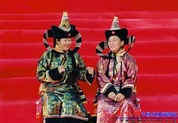 姐妹情深 获全国职工摄影艺术展一等奖 摄于2003年.jpg