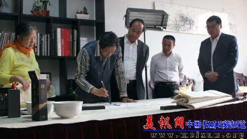 中国文化信息协会秘书长姜民彦先生造访美讯网