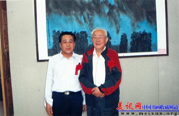 2008年与周昭华在国博展览会上.jpg