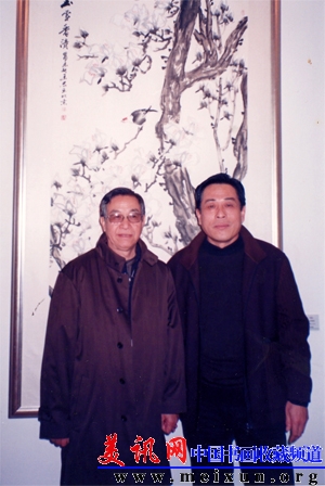 2004年与杨延文先生在毕业展览会上.jpg