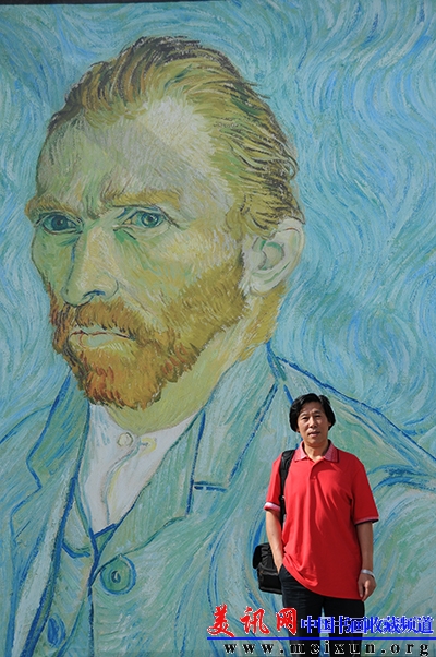 在荷兰梵高美术馆.jpg