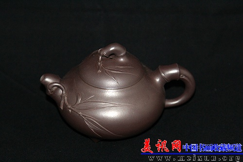 图四紫茄泥韵竹壶.JPG