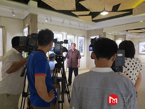 8大土三阳接受多家媒体采访.JPG