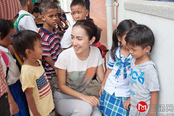 画家Stephanie Zen曾子涵关注慈善.jpg